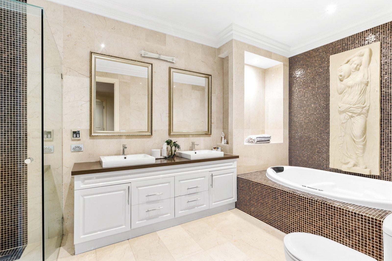 10 Bernborough Avenue, Balwyn, 3103