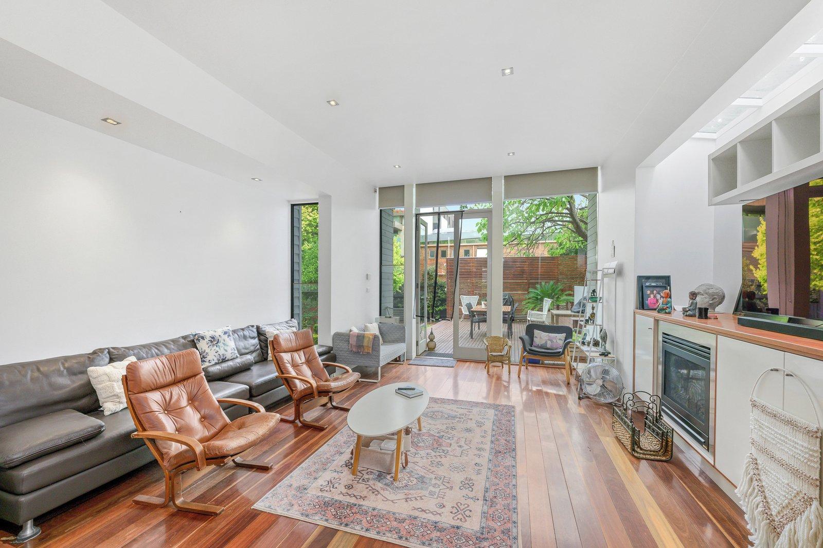 10 Curlewis Street, Mont Albert, 3127