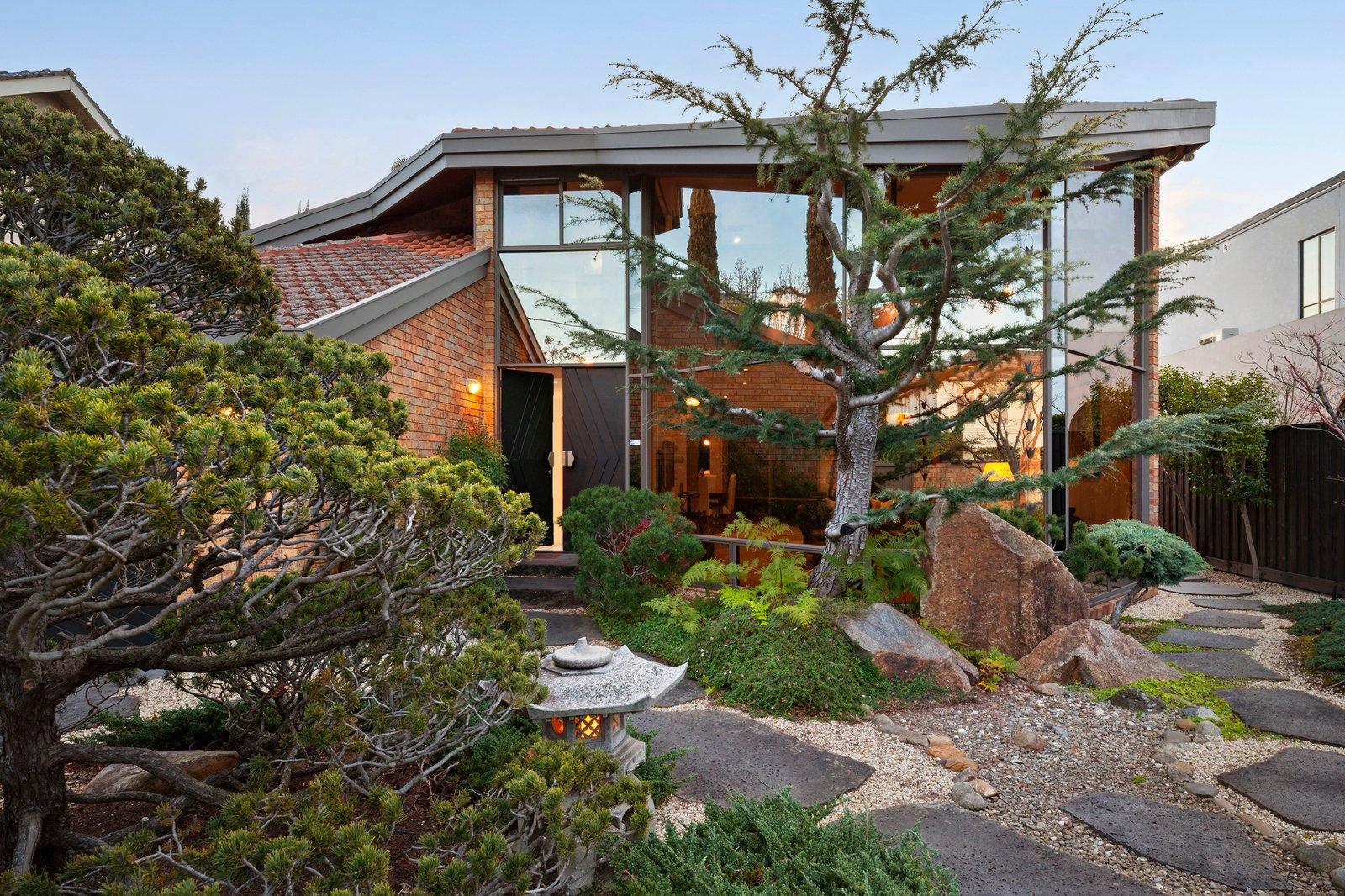 10 Holmwood Avenue, Brighton, 3186