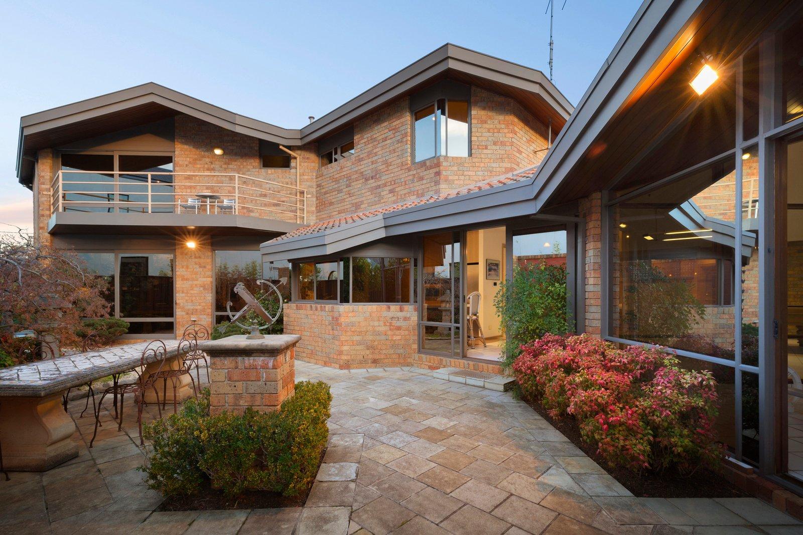 10 Holmwood Avenue, Brighton, 3186