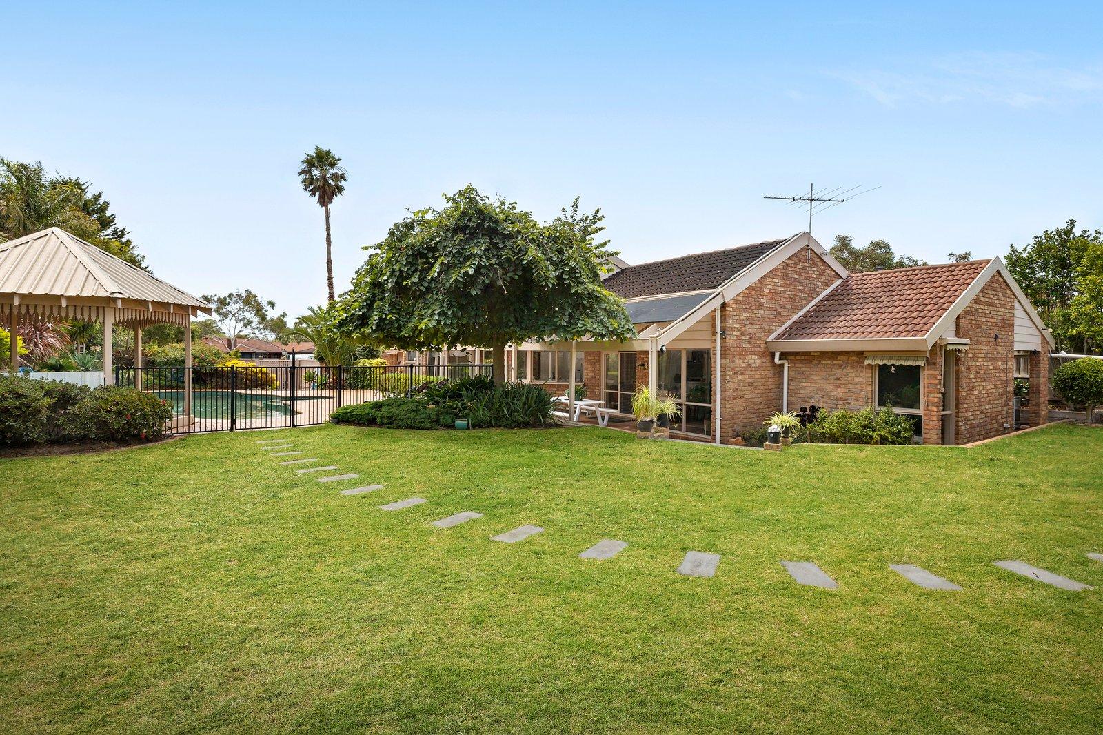 10 Lauren Court, Frankston South, 3199