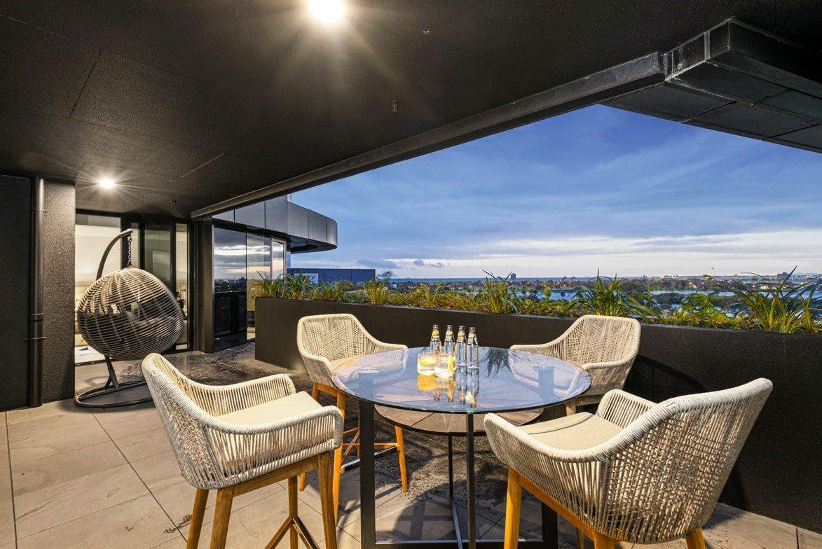 1008/20 Queens Road, Melbourne, 3004