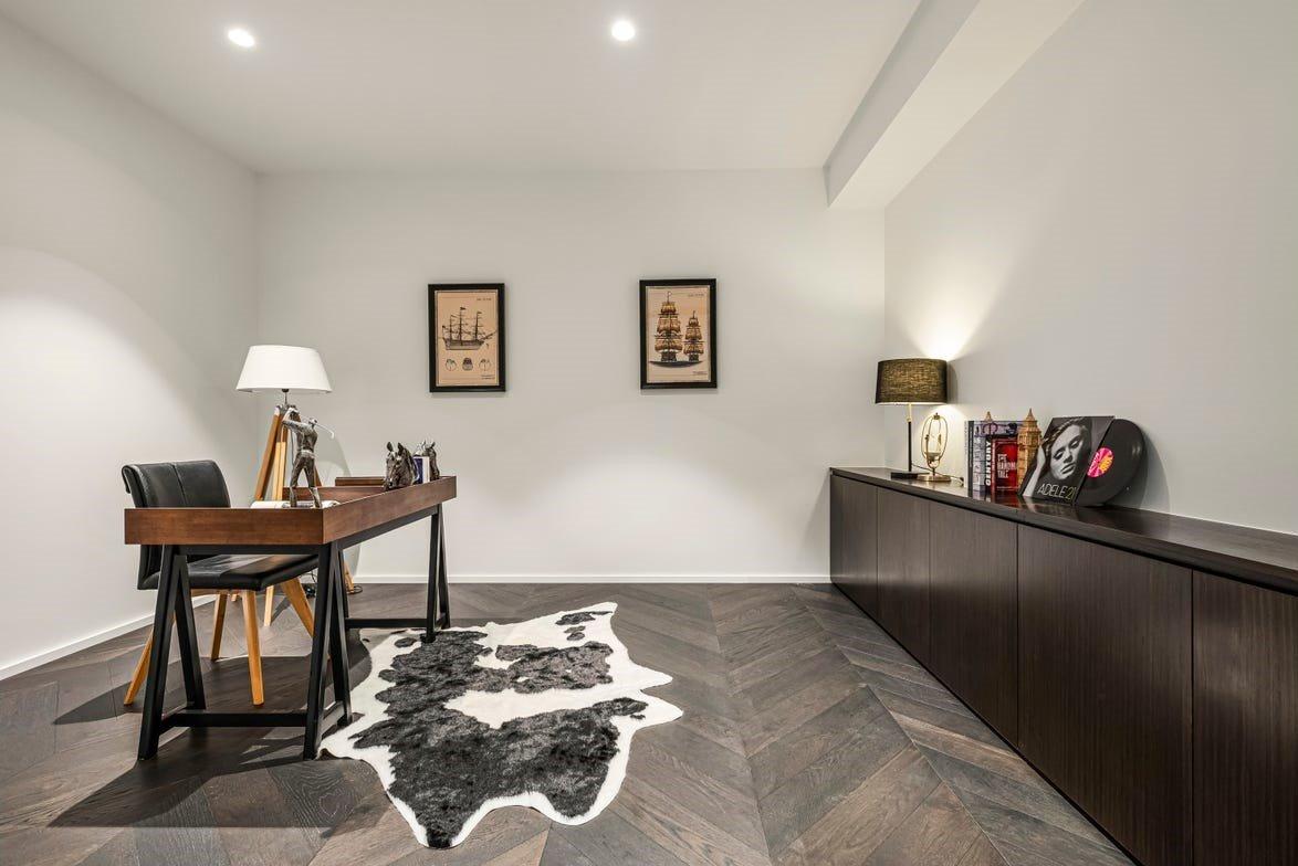 1008/20 Queens Road, Melbourne, 3004