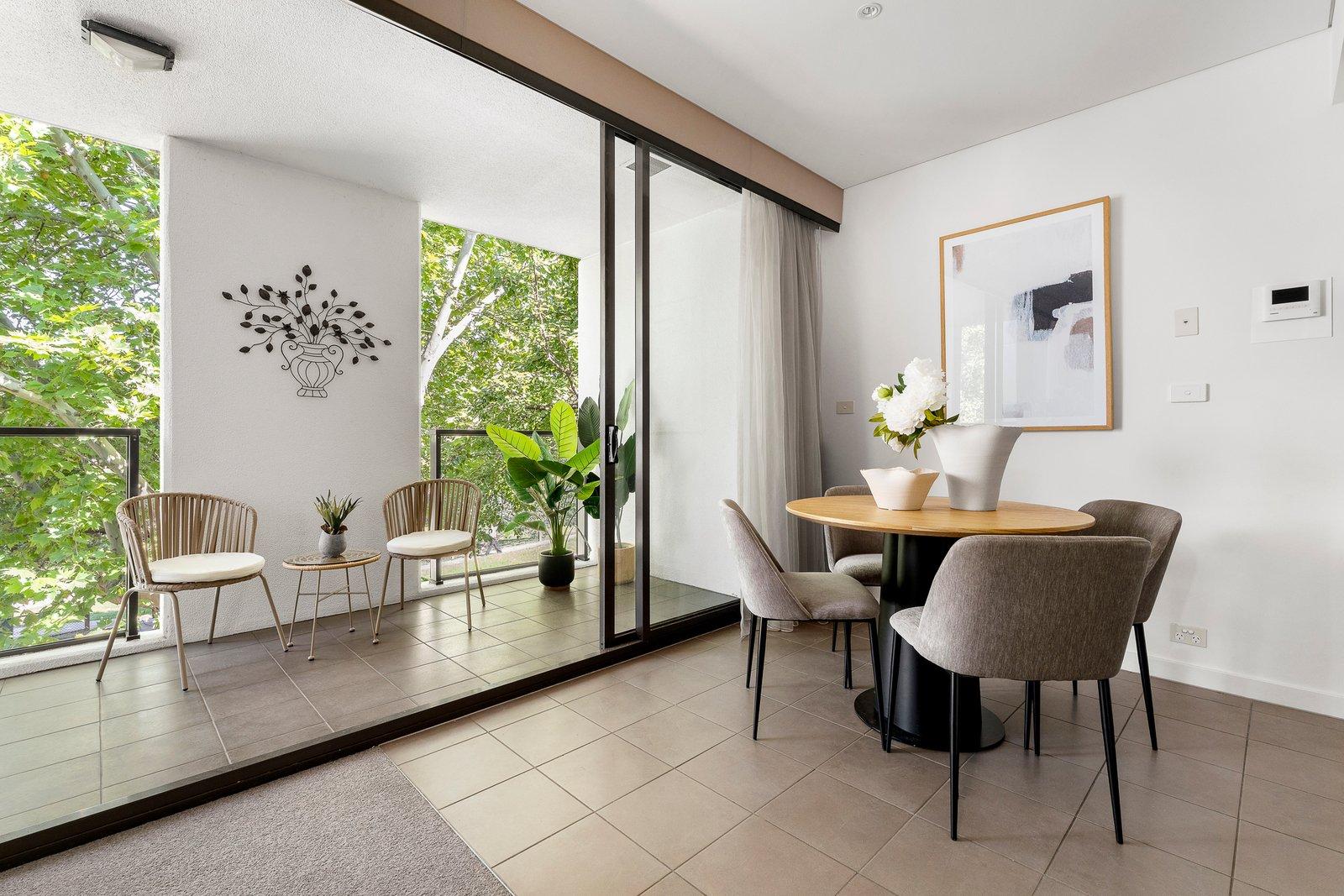 102/53 Chaucer Crescent, Canterbury, 3126