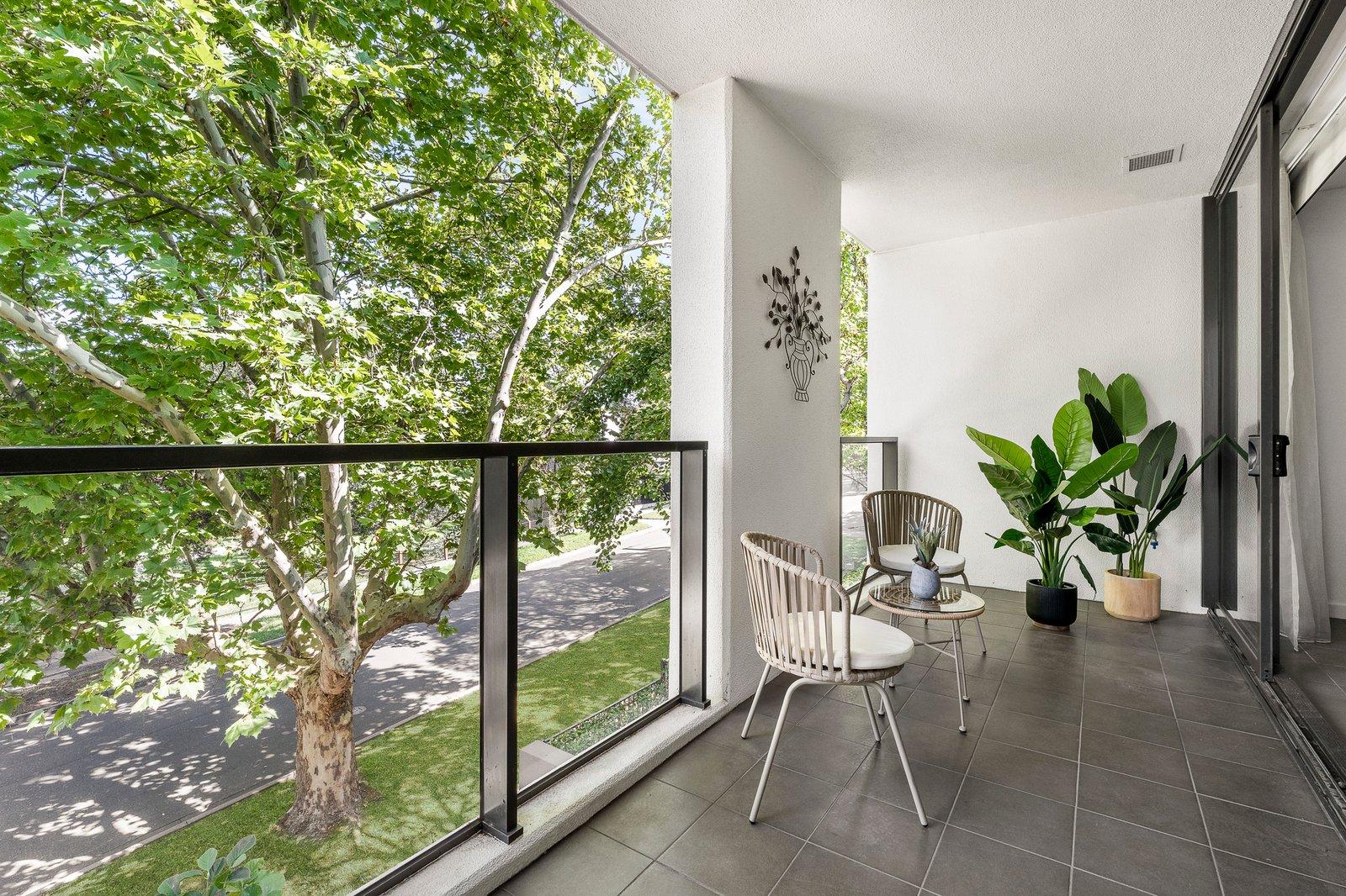 102/53 Chaucer Crescent, Canterbury, 3126