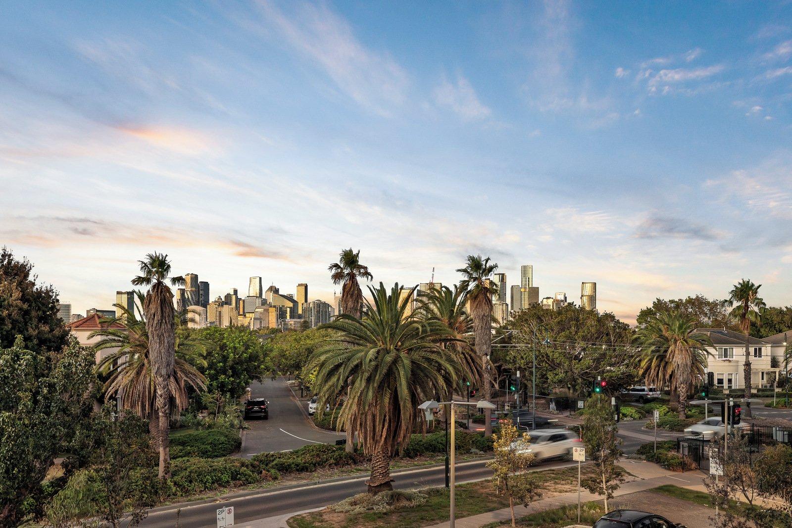 102/103 Beach Street, Port Melbourne, 3207