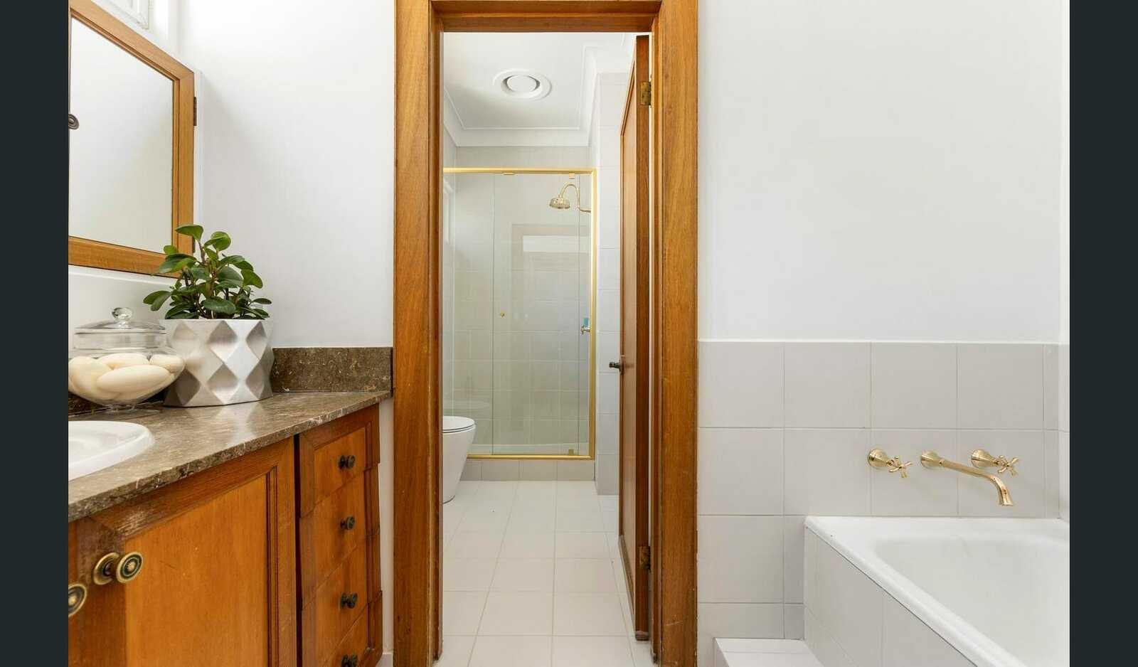 11 Turnbull Avenue, Toorak, 3142