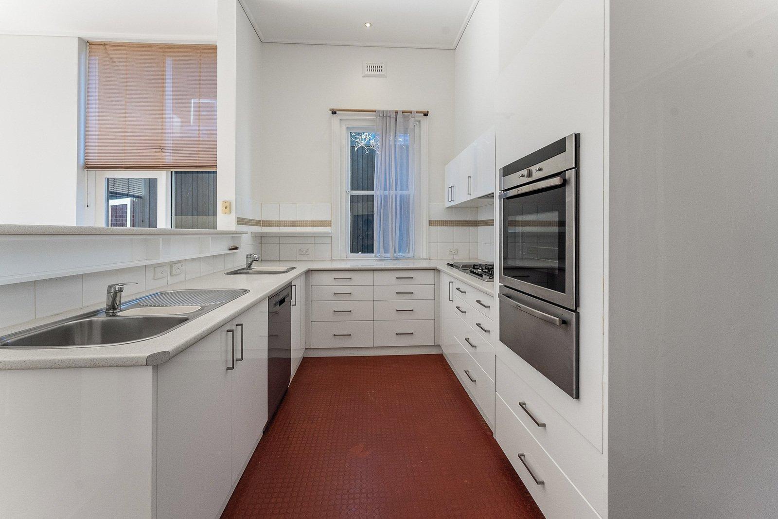 11 Closeburn Avenue, Prahran, 3181