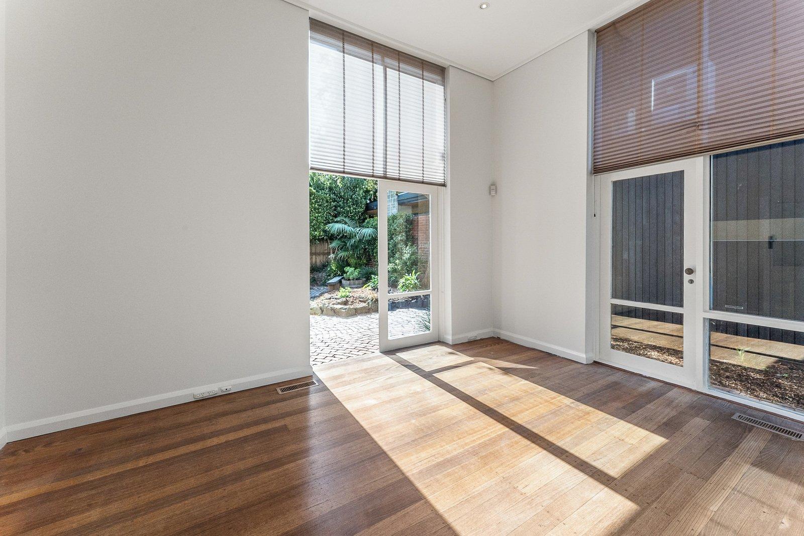 11 Closeburn Avenue, Prahran, 3181