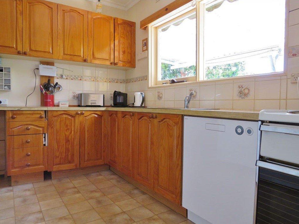 11 Harry Street, Doncaster East, 3109