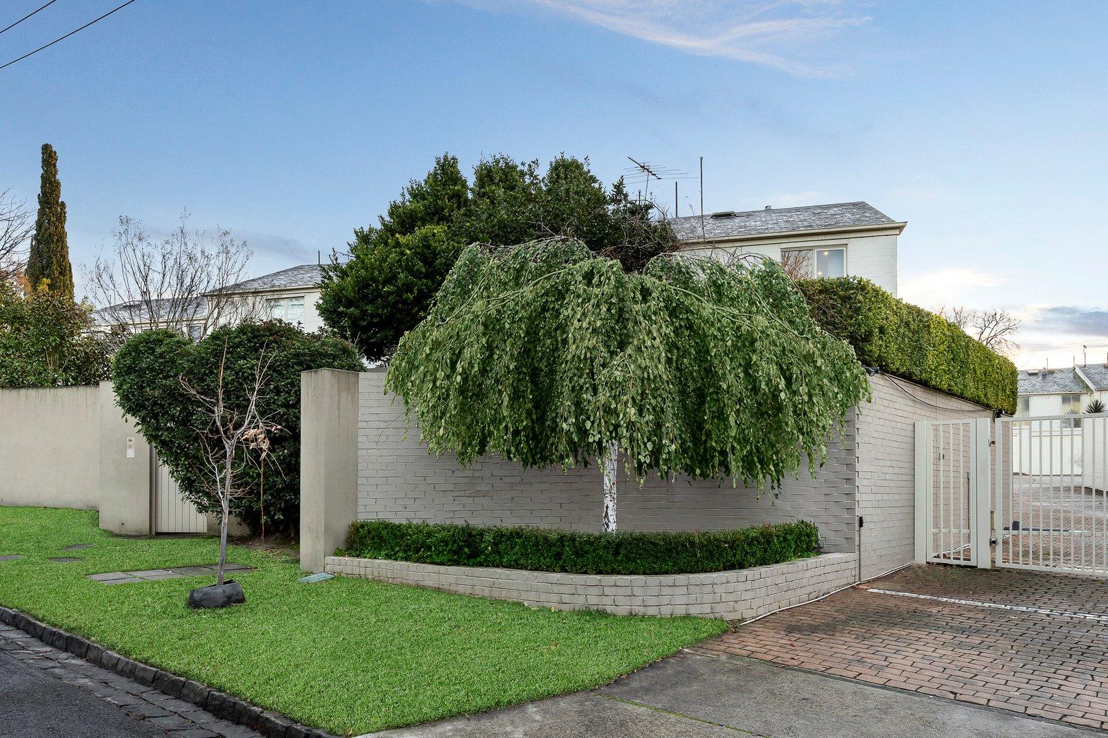 11 Myoora Road, Toorak, 3142