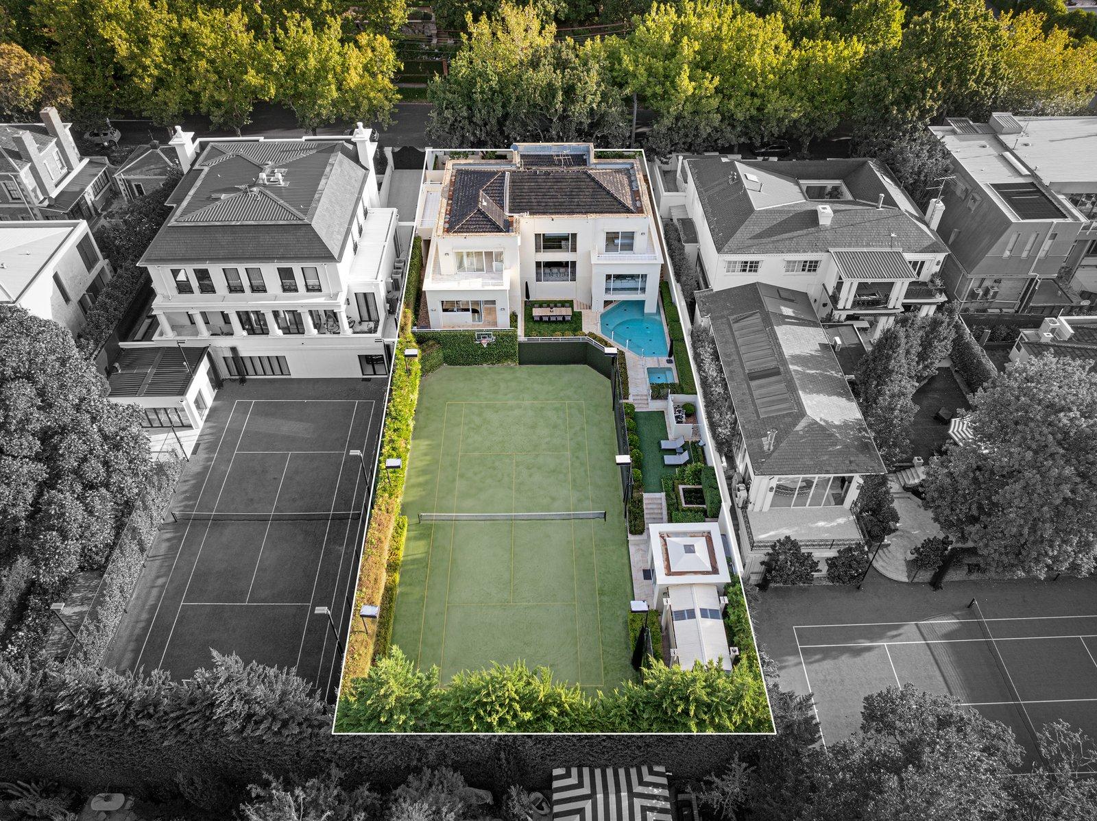 11 Robertson Street, Toorak, 3142