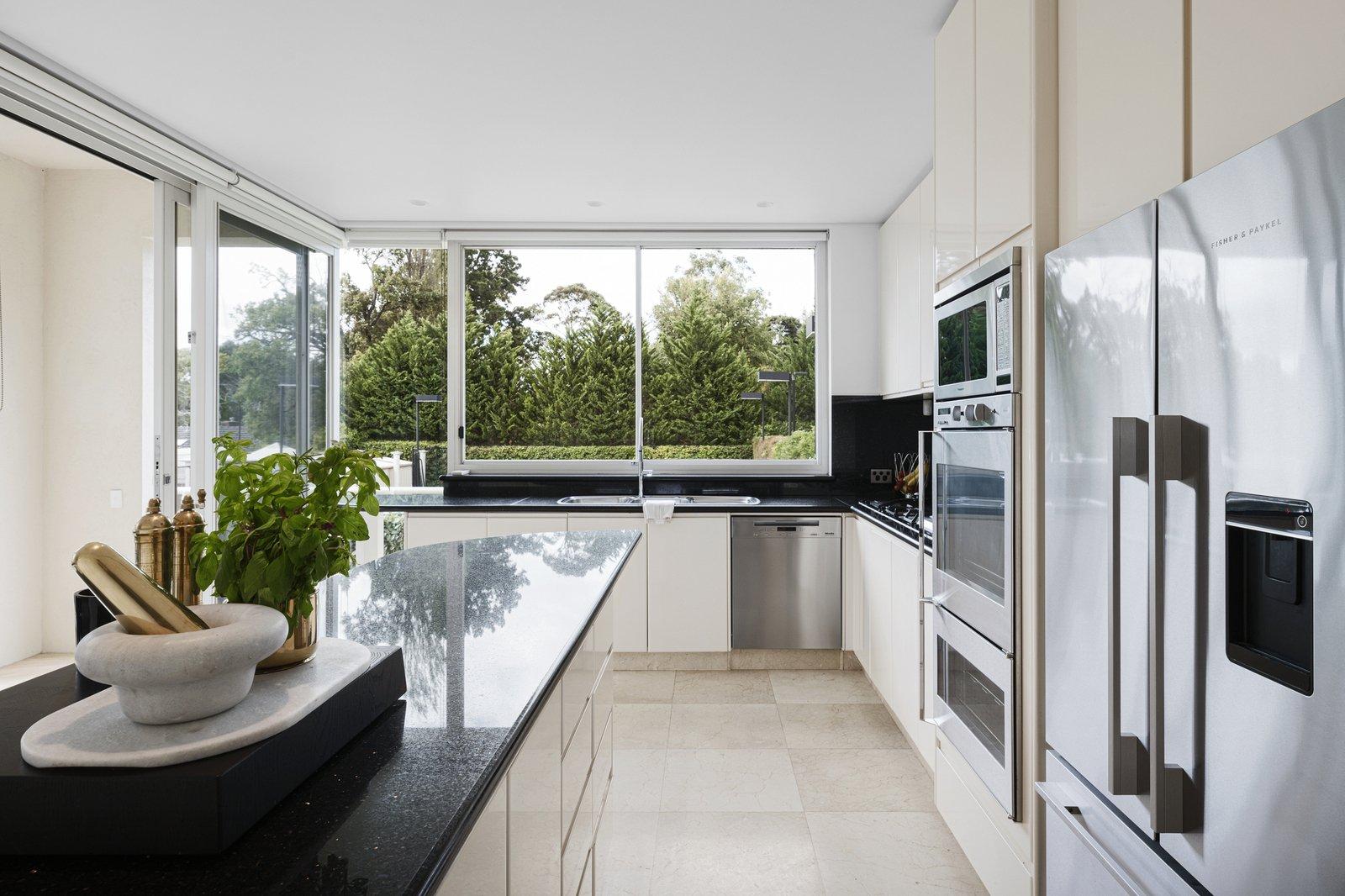 11 Robertson Street, Toorak, 3142