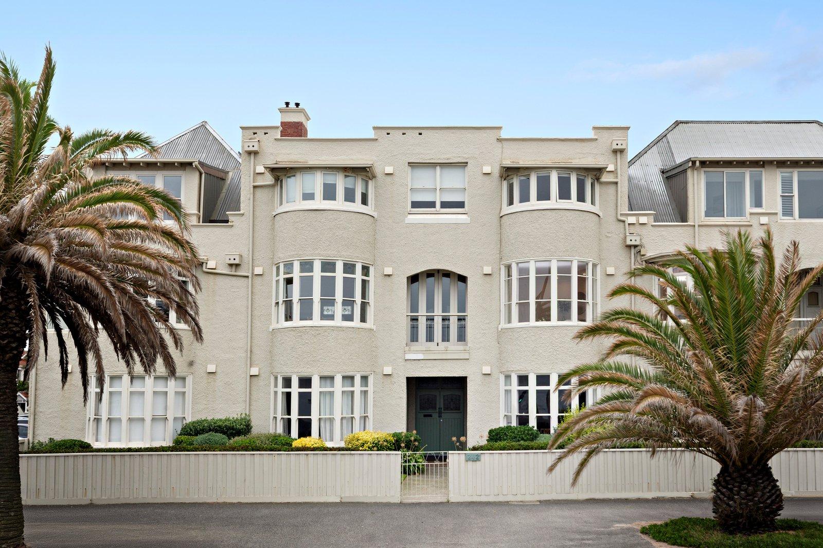 11/243 Beaconsfield Parade, Middle Park, 3206