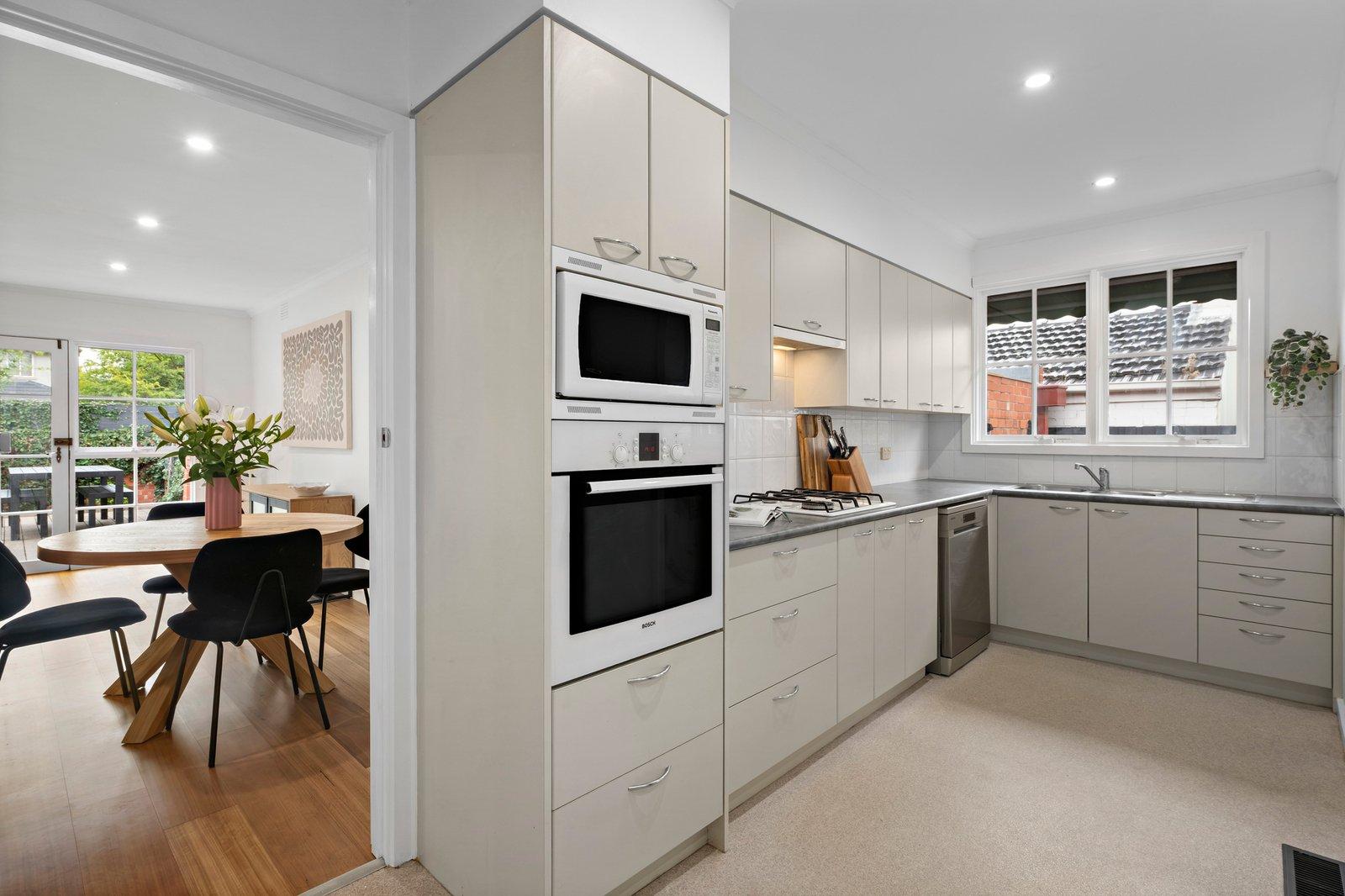 1/12 Peace Street, Glen Iris, 3146