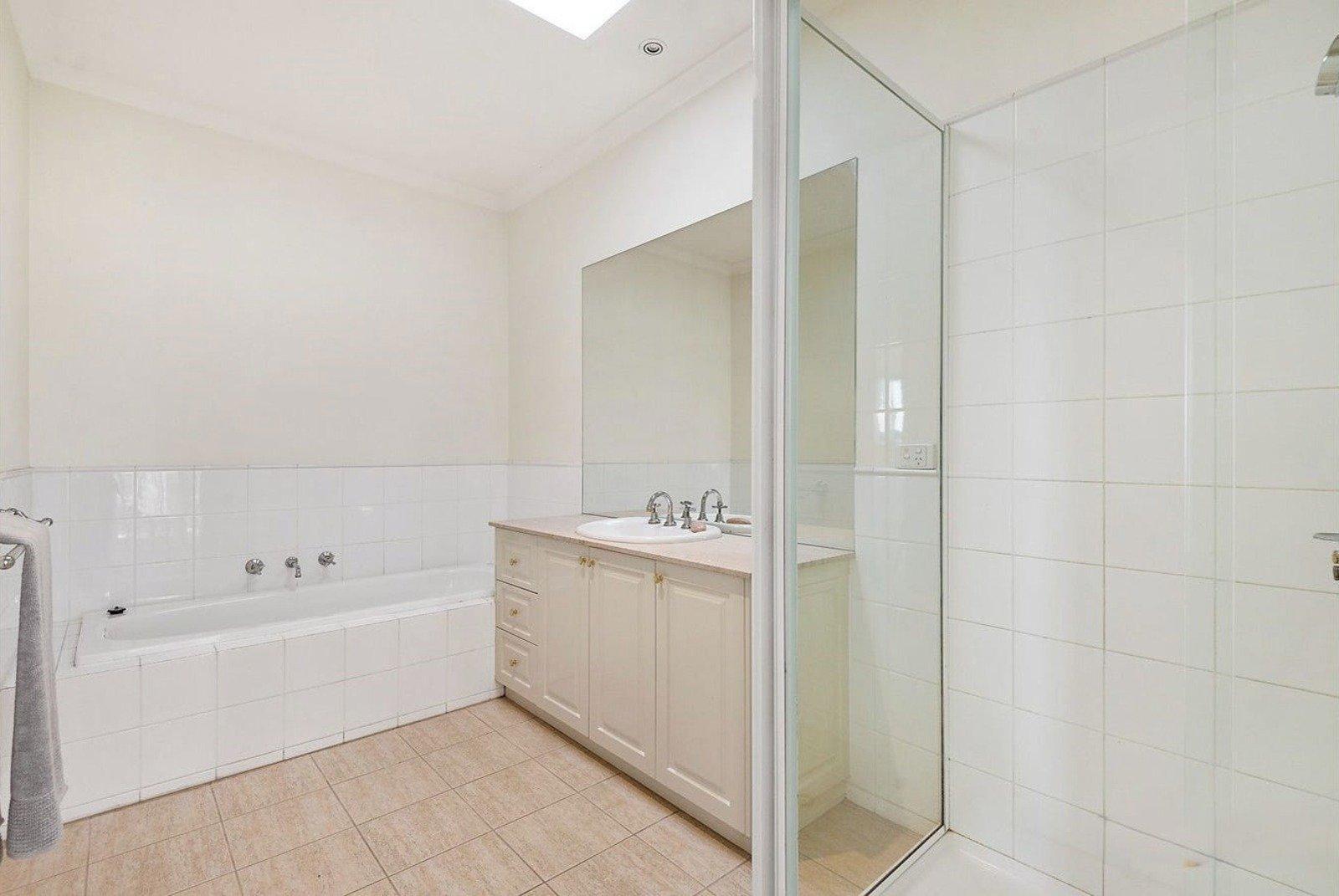 1/152 Burke Road, Glen Iris, 3146