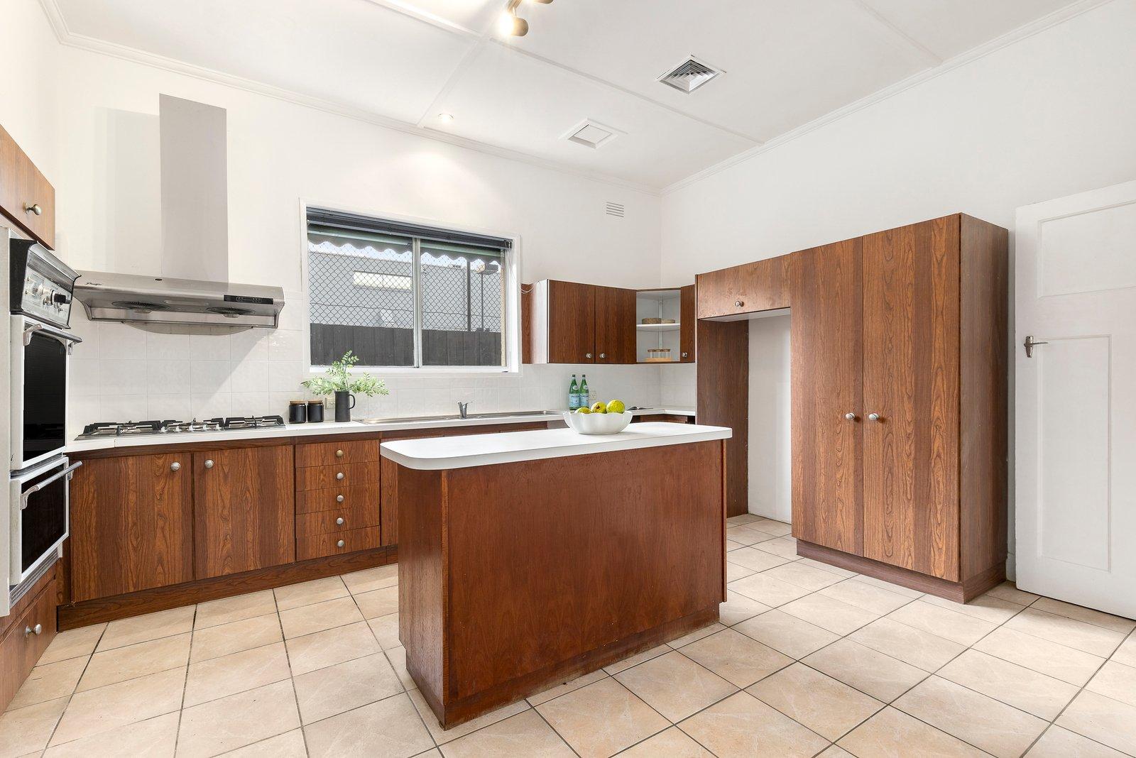 1/16 Omar Street, Caulfield South, 3162