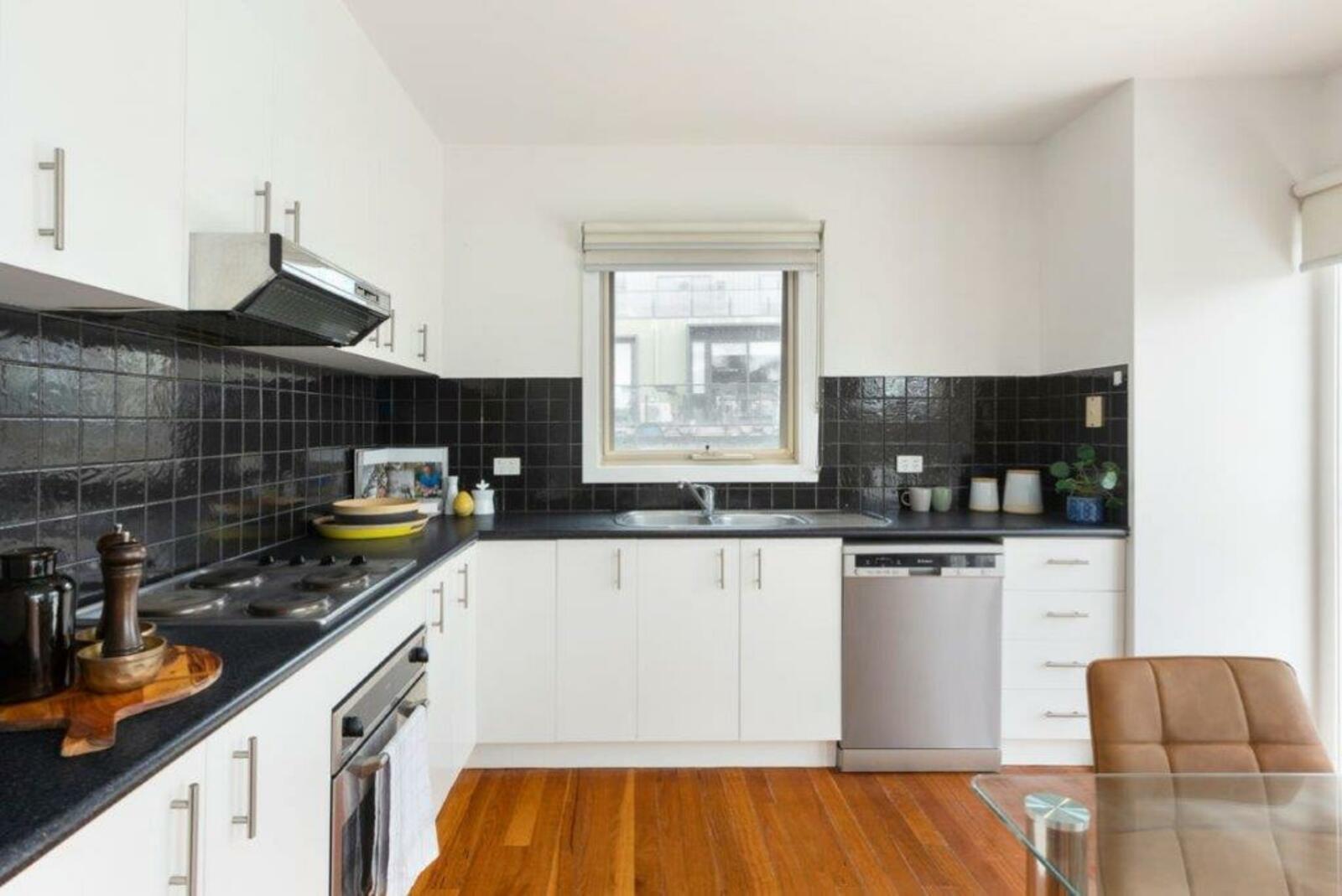 1/17 Martin Street, St Kilda, 3182