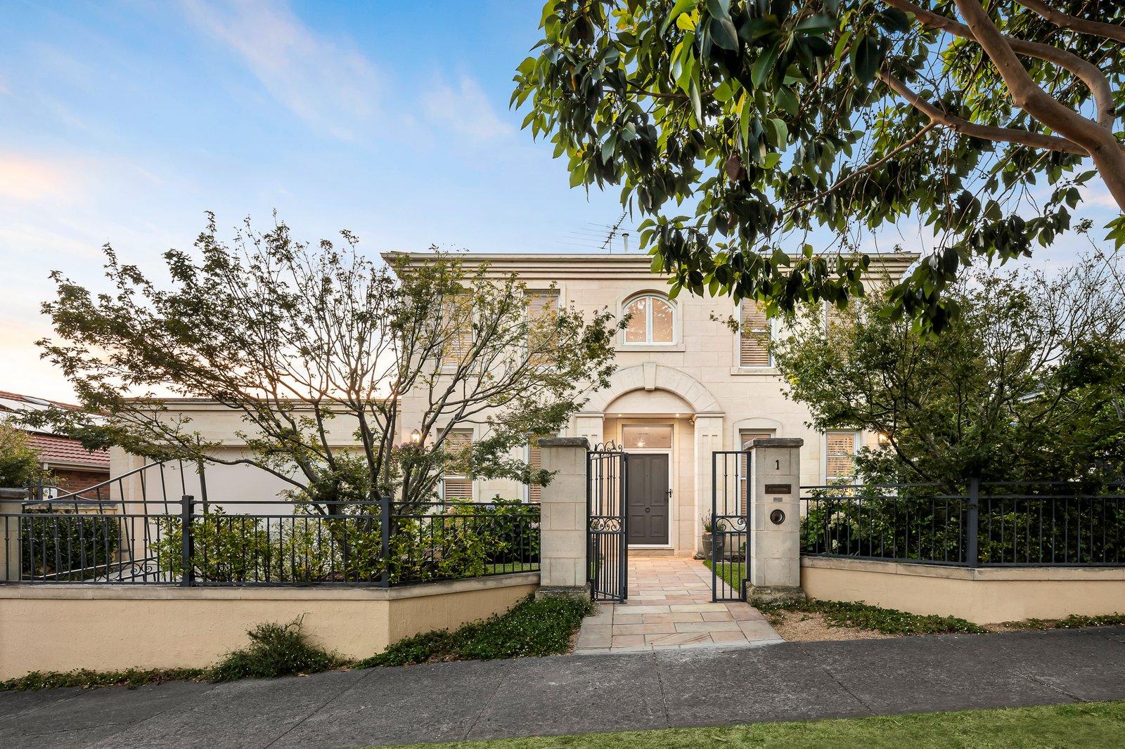1/2 Clifton Grove, Hawthorn East, 3123