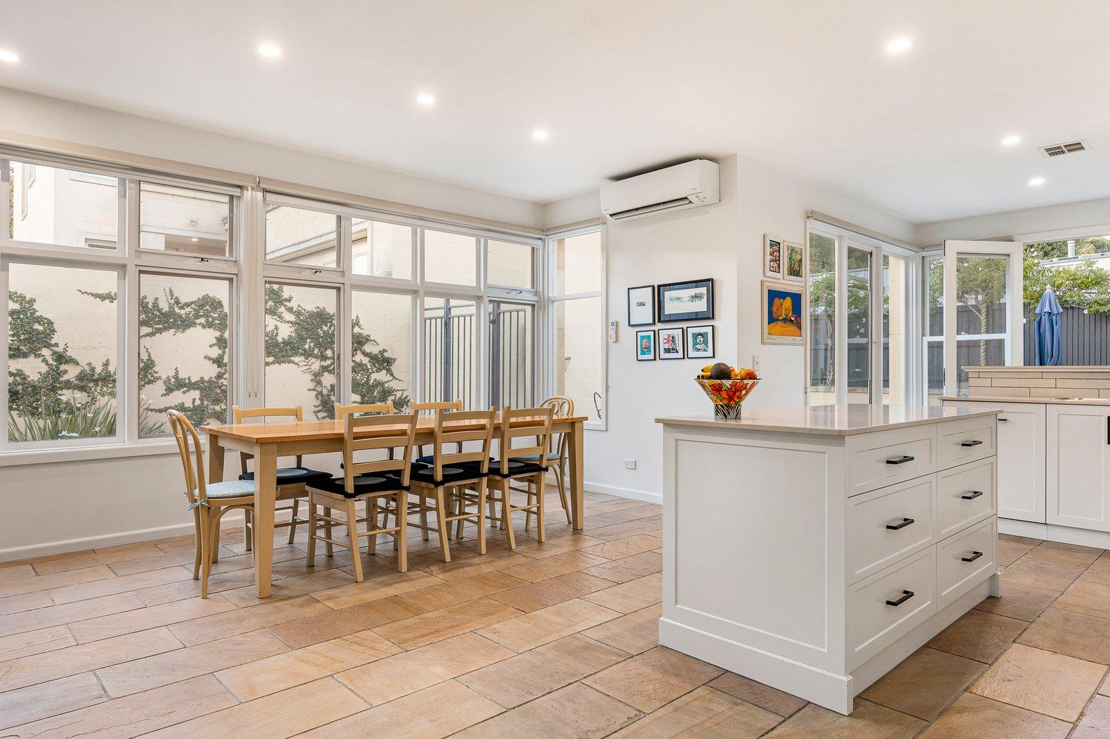 1/2 Clifton Grove, Hawthorn East, 3123