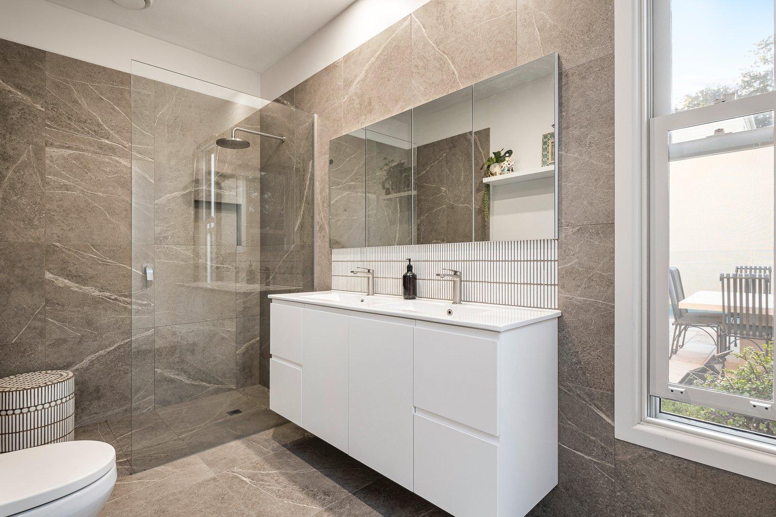 1/2 Clifton Grove, Hawthorn East, 3123