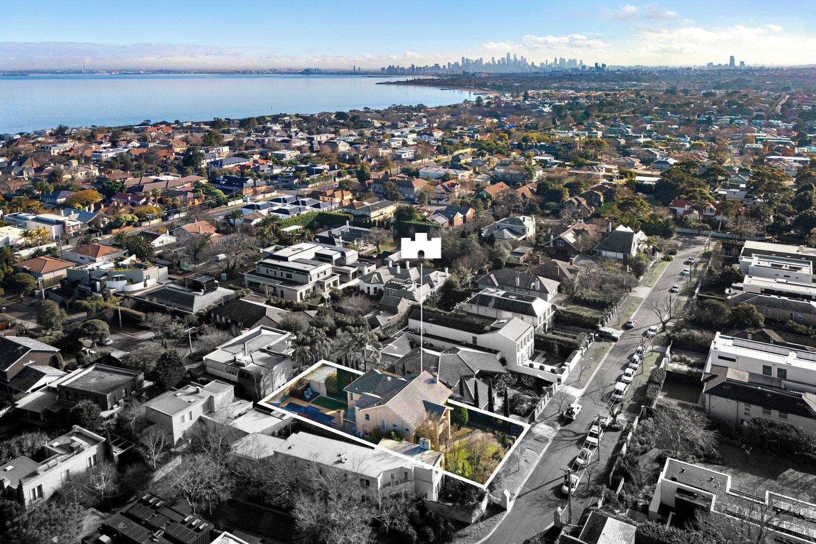 12 Holmwood Avenue, Brighton, 3186