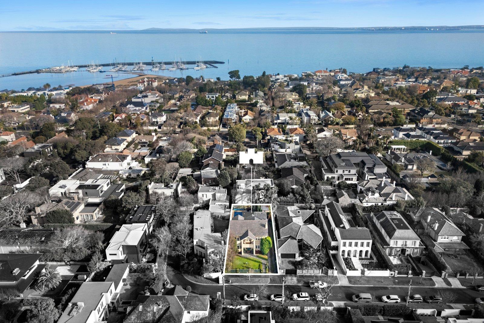 12 Holmwood Avenue, Brighton, 3186