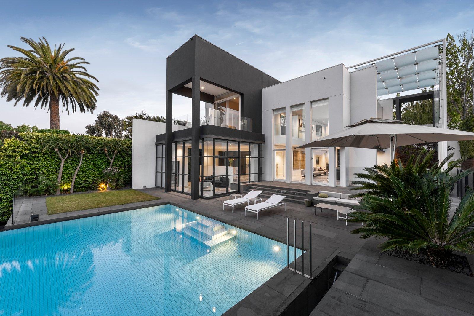 14 Linlithgow Road, Toorak, 3142