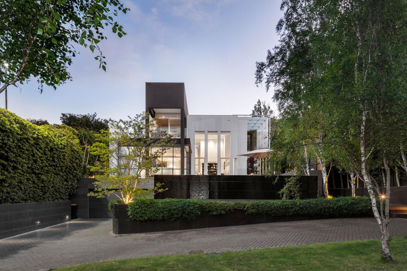 14 Linlithgow Road, Toorak, 3142