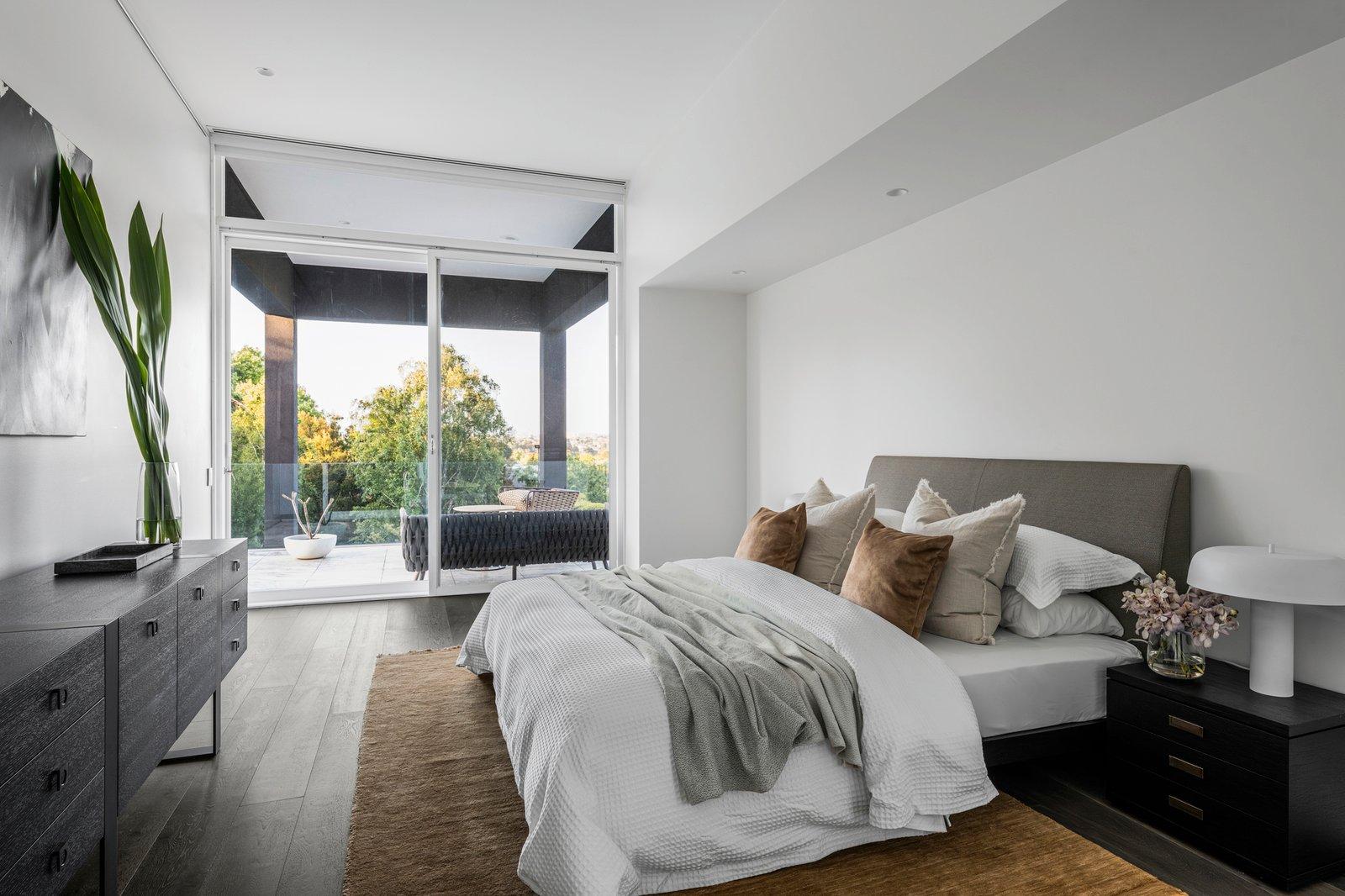 14 Linlithgow Road, Toorak, 3142