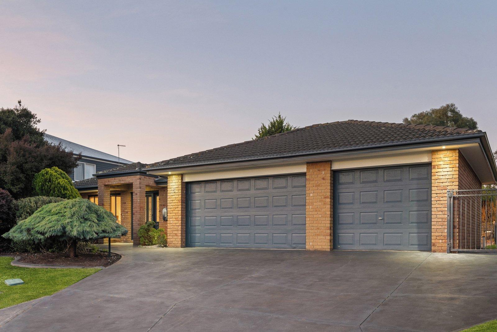 15 Aquarius Court, Mornington, 3931