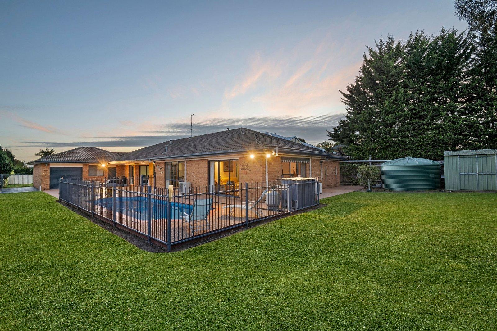 15 Aquarius Court, Mornington, 3931