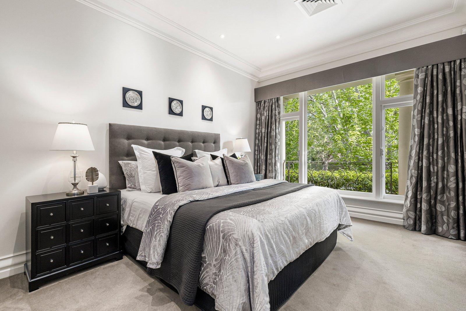 15 Chaucer Crescent, Canterbury, 3126