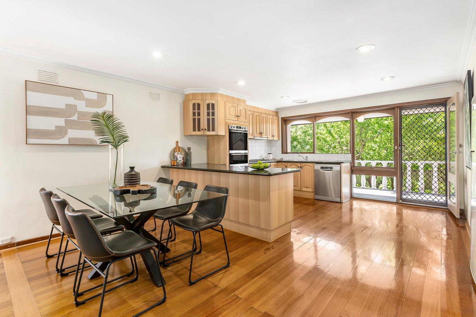 15 Cloverdale Close, Burwood East, 3151