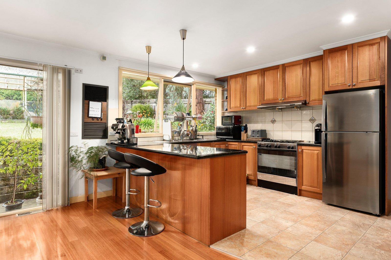 16 Wynyard Crescent, Balwyn North, 3104