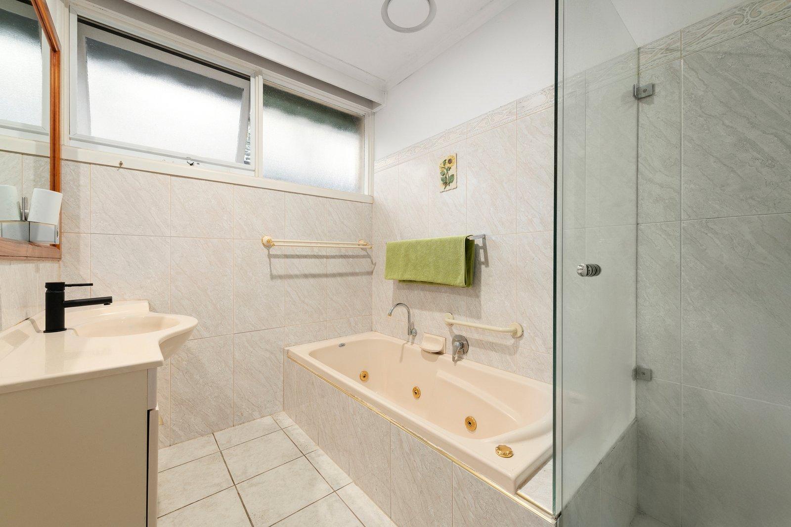 16 Wynyard Crescent, Balwyn North, 3104