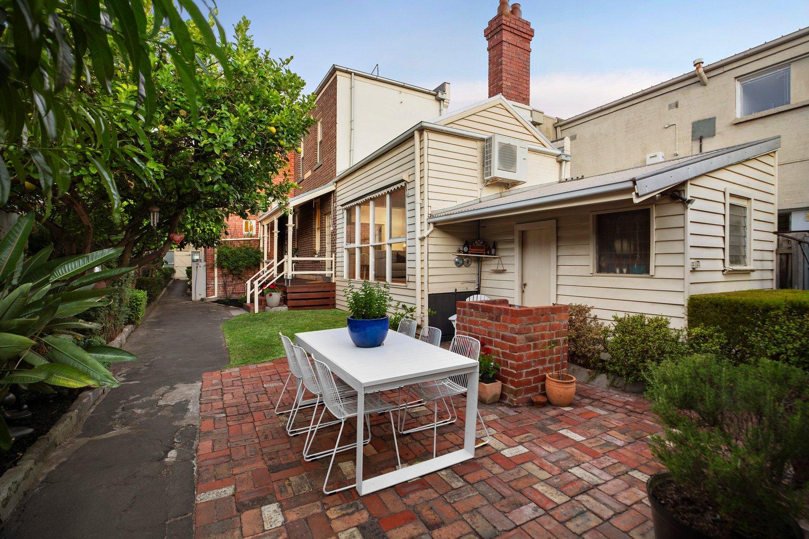 16 Canterbury Road, Albert Park, 3206