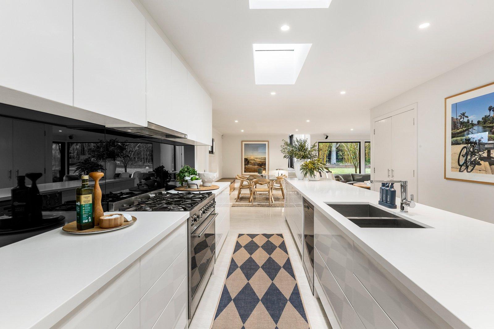 16 Cumberland Avenue, Balwyn North, 3104