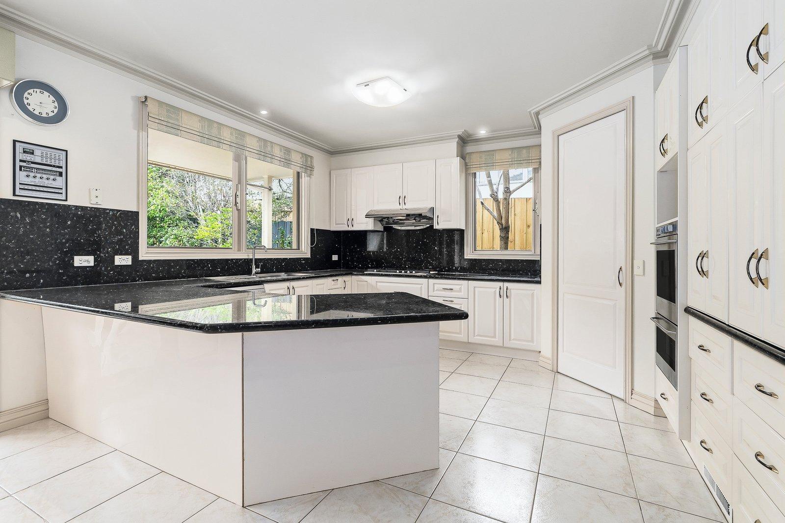 16 Henley Street, Balwyn, 3103