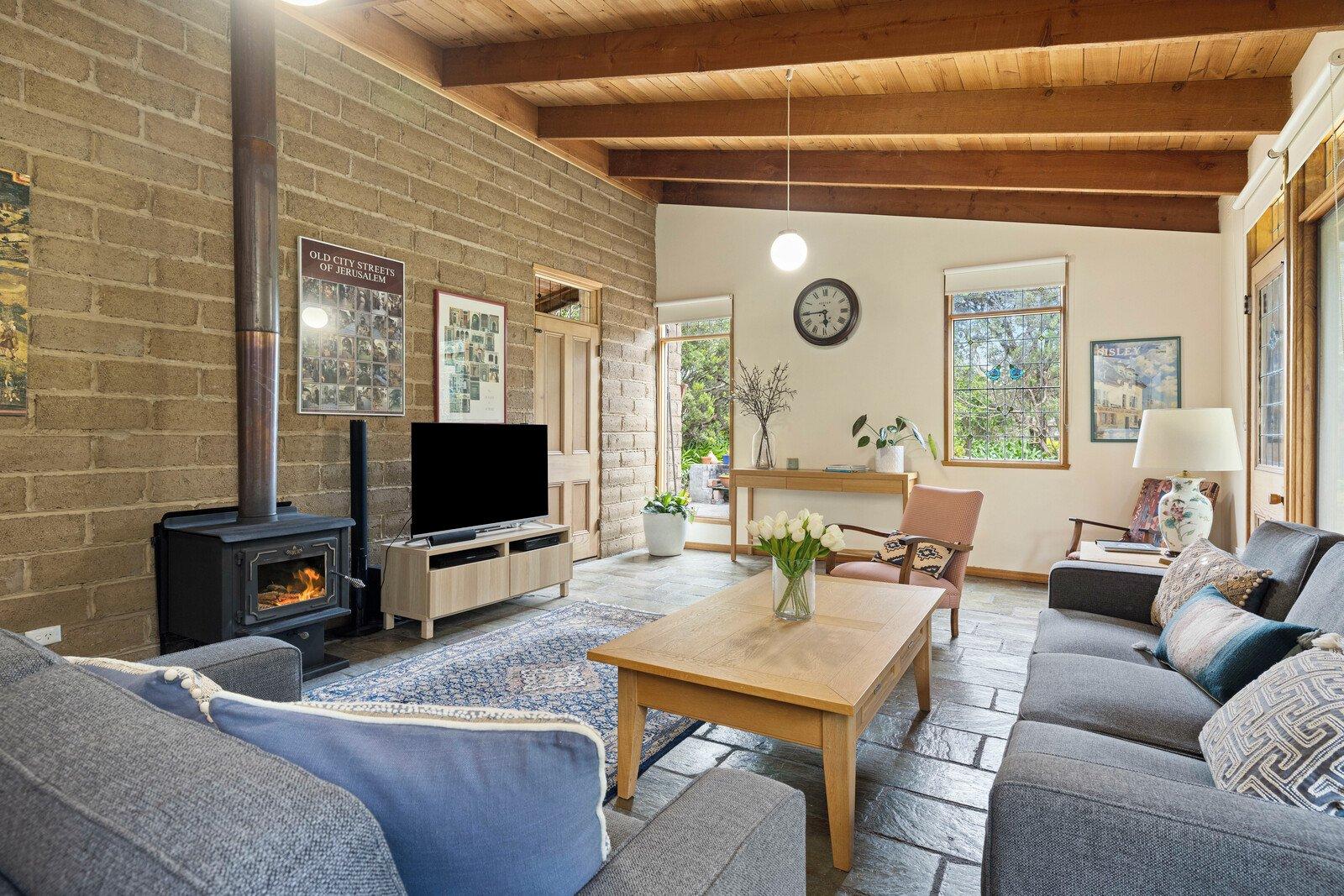 16 Munro Street, Blairgowrie, 3942