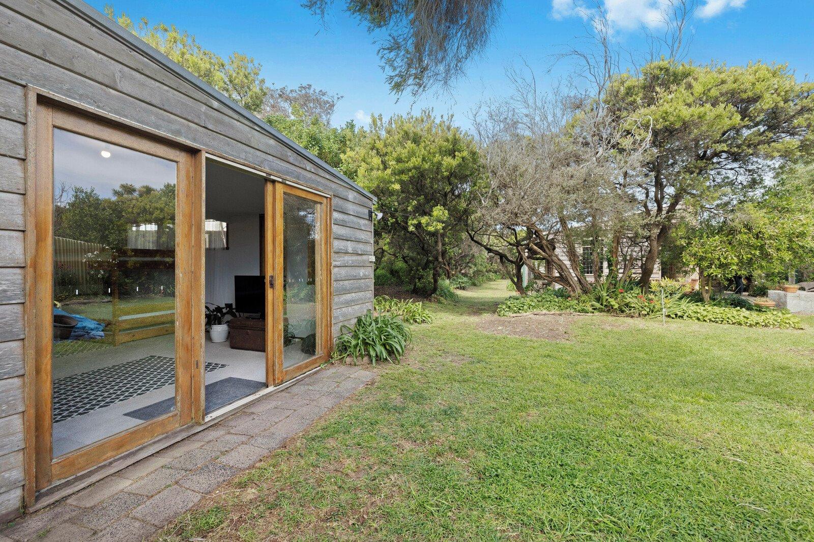 16 Munro Street, Blairgowrie, 3942