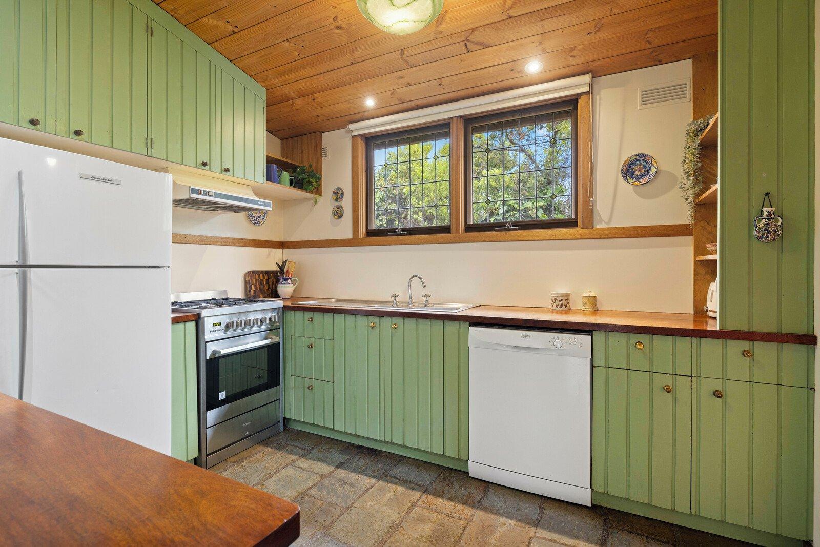 16 Munro Street, Blairgowrie, 3942