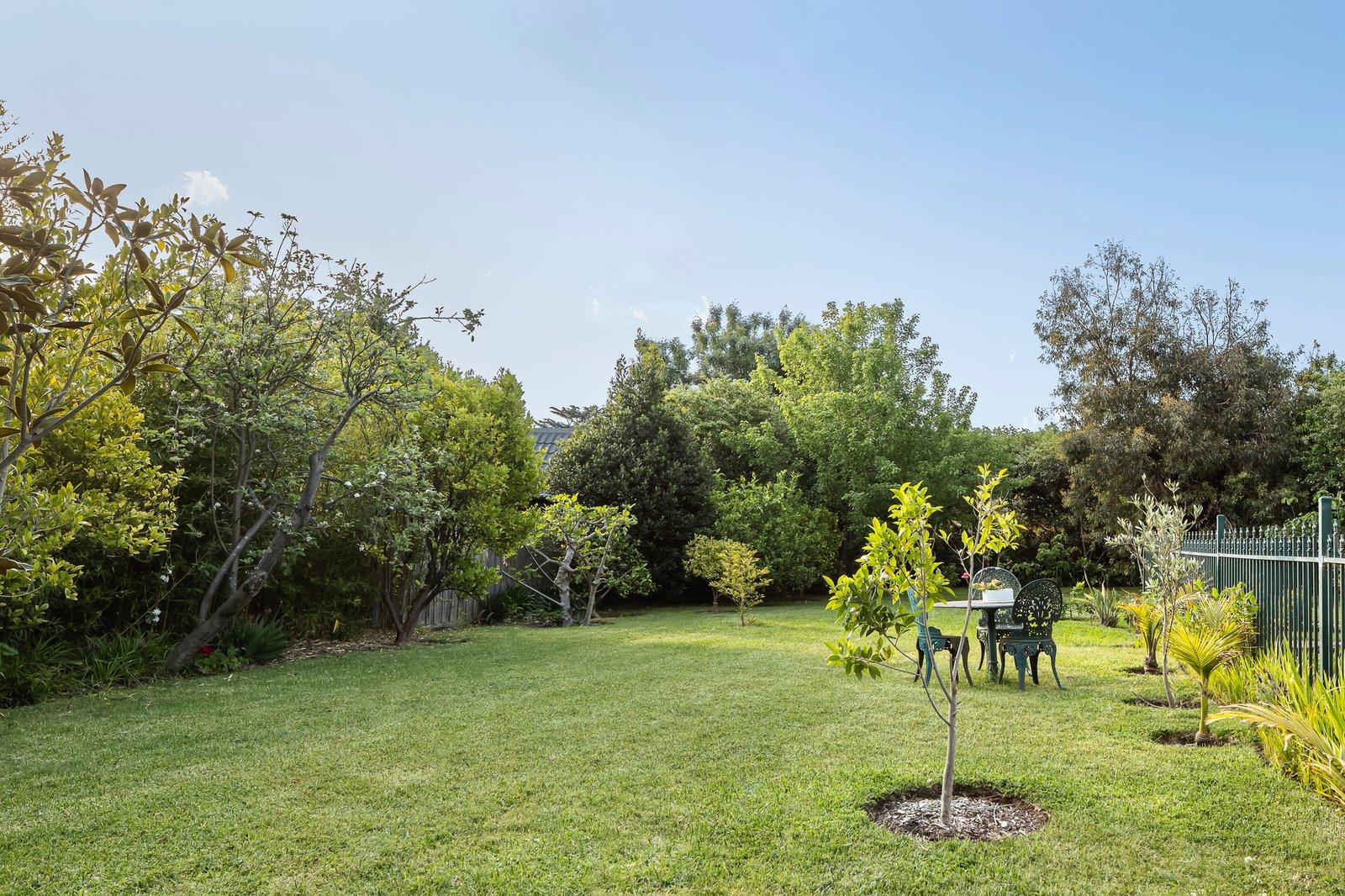 16 Peace Street, Glen Iris, 3146