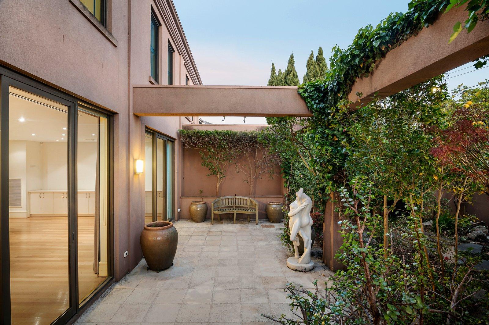 16 Polo Parade, Caulfield North, 3161