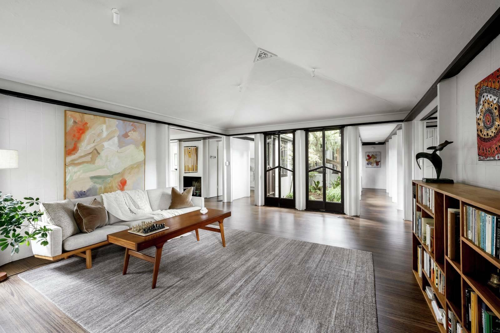 16A Glyndebourne Avenue, Toorak, 3142