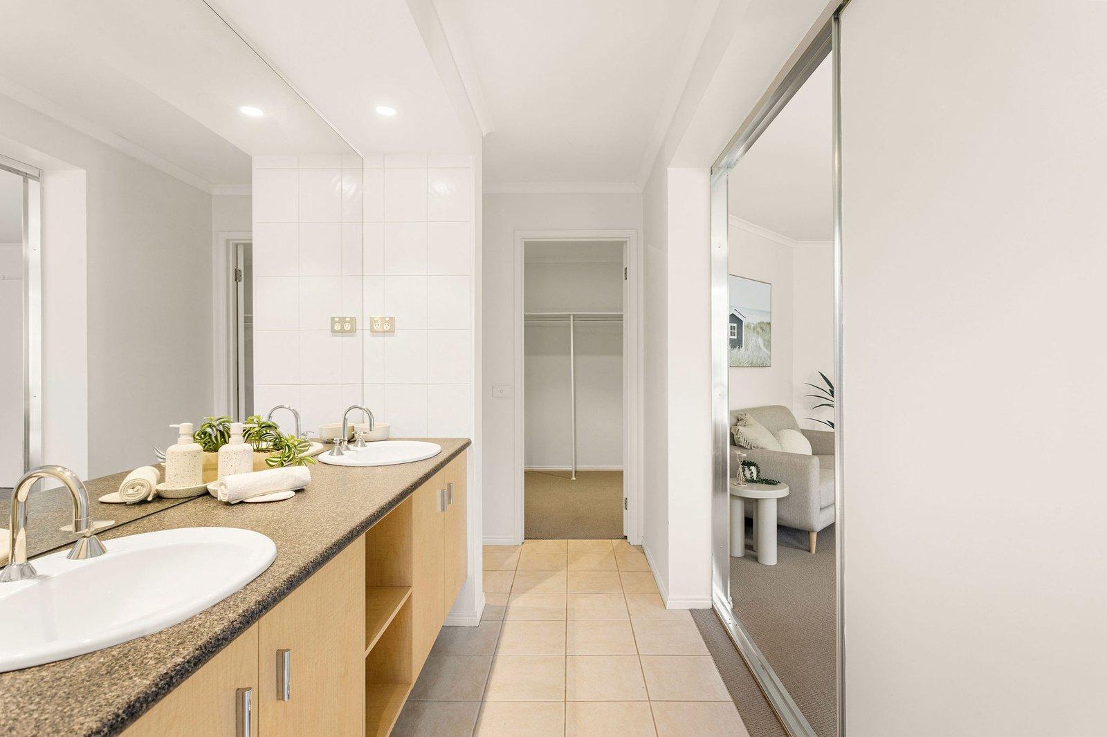 17 Emarald Close, Mornington, 3931