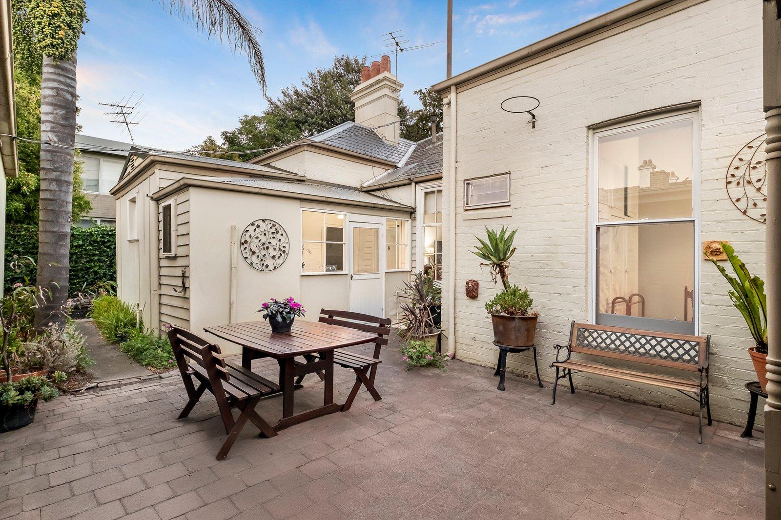 17 Hawthorn Road, Caulfield North, 3161