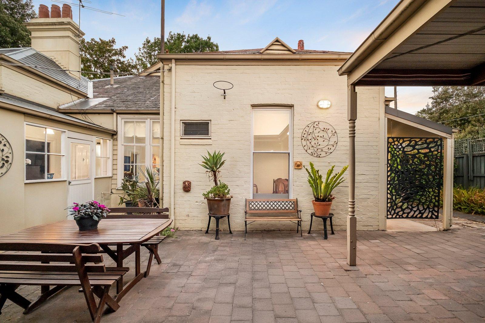 17 Hawthorn Road, Caulfield North, 3161