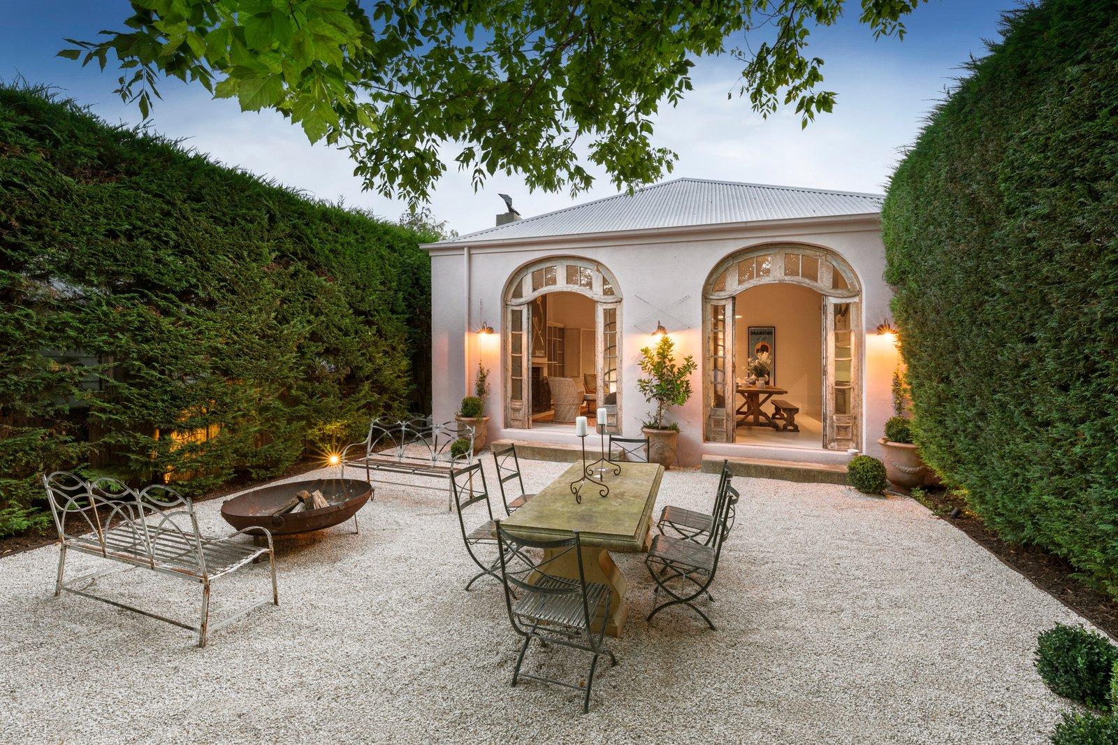 17 Ruabon Road, Toorak, 3142