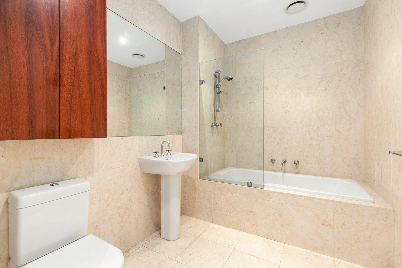 172 Powlett Street, East Melbourne, 3002